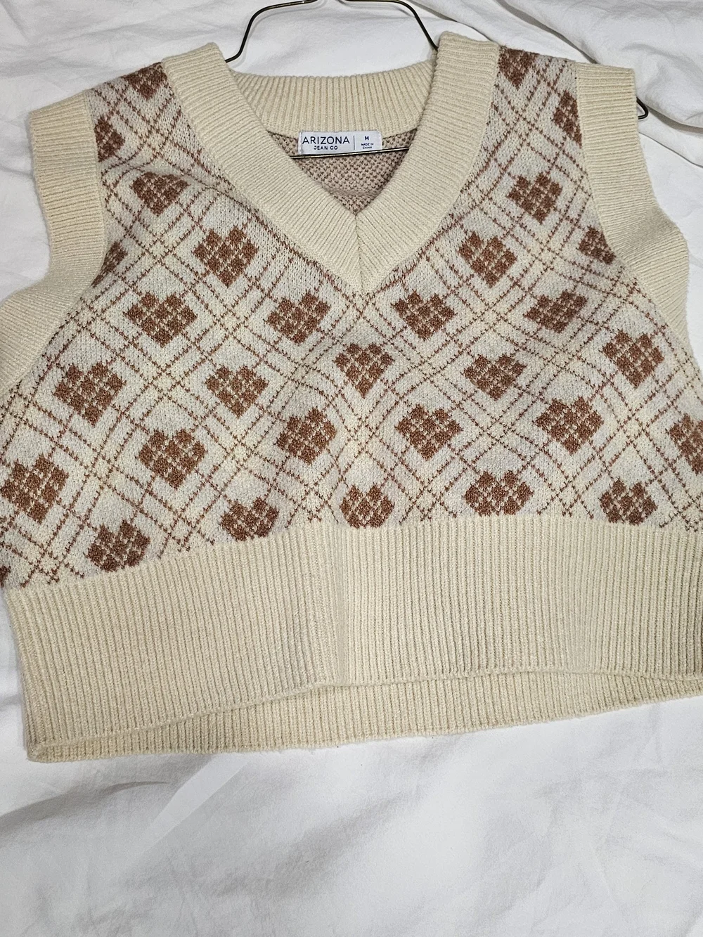 Arizona Jean Company Cream and Brown Argyle V-Neck Sweater Vest Size M Woman